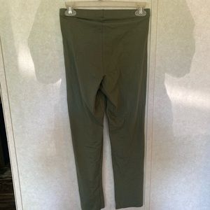 Green Old Navy leggings
